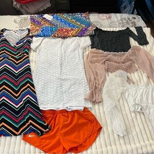 Bungle of clothes Nike,Lularoe,Holllister and more size sm 1 ex sm